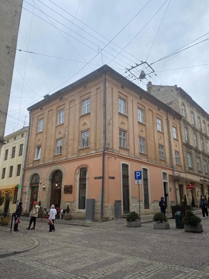 1 Minute To Rynok Square Lviv Exterior foto